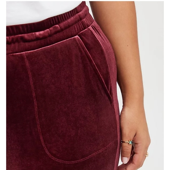 Torrid Wine Stretch Velvet Pull On Pants with Elastic Waist and Pockets - Picture 3 of 6